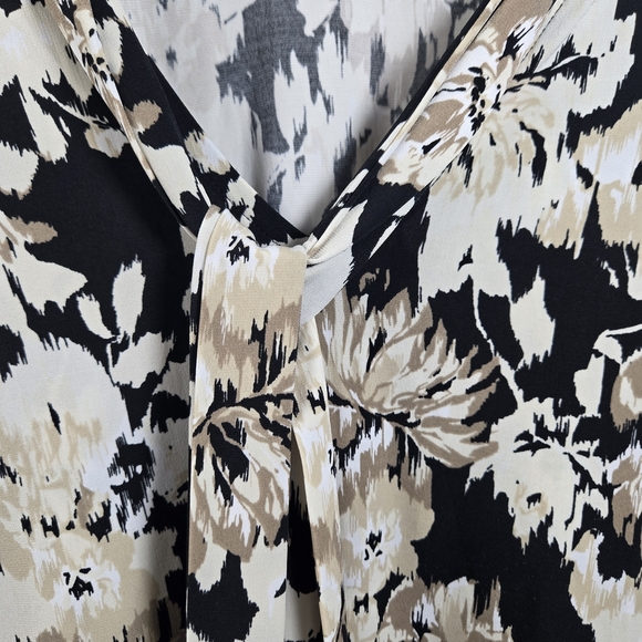 Lane Bryant Black and Cream Floral Blouse - Picture 2 of 6